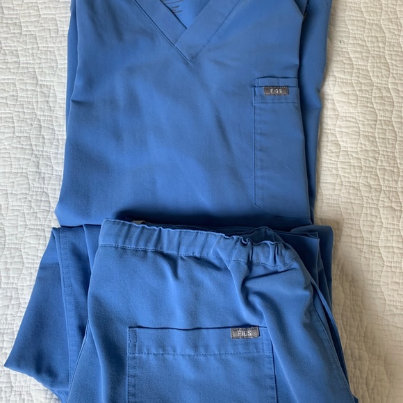 FIGS brand scrub sets - Picture 7 of 7